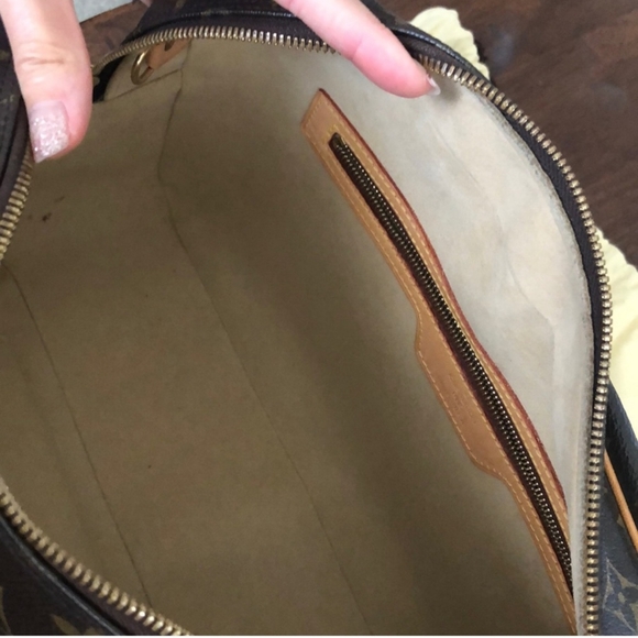 ❤ Louis Vuitton Cite GM Monogram Shoulder Bag❤ - Picture 9 of 14